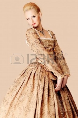 6798923-Портрет-красивая-женщина-в-платье-средневековой-эпохи